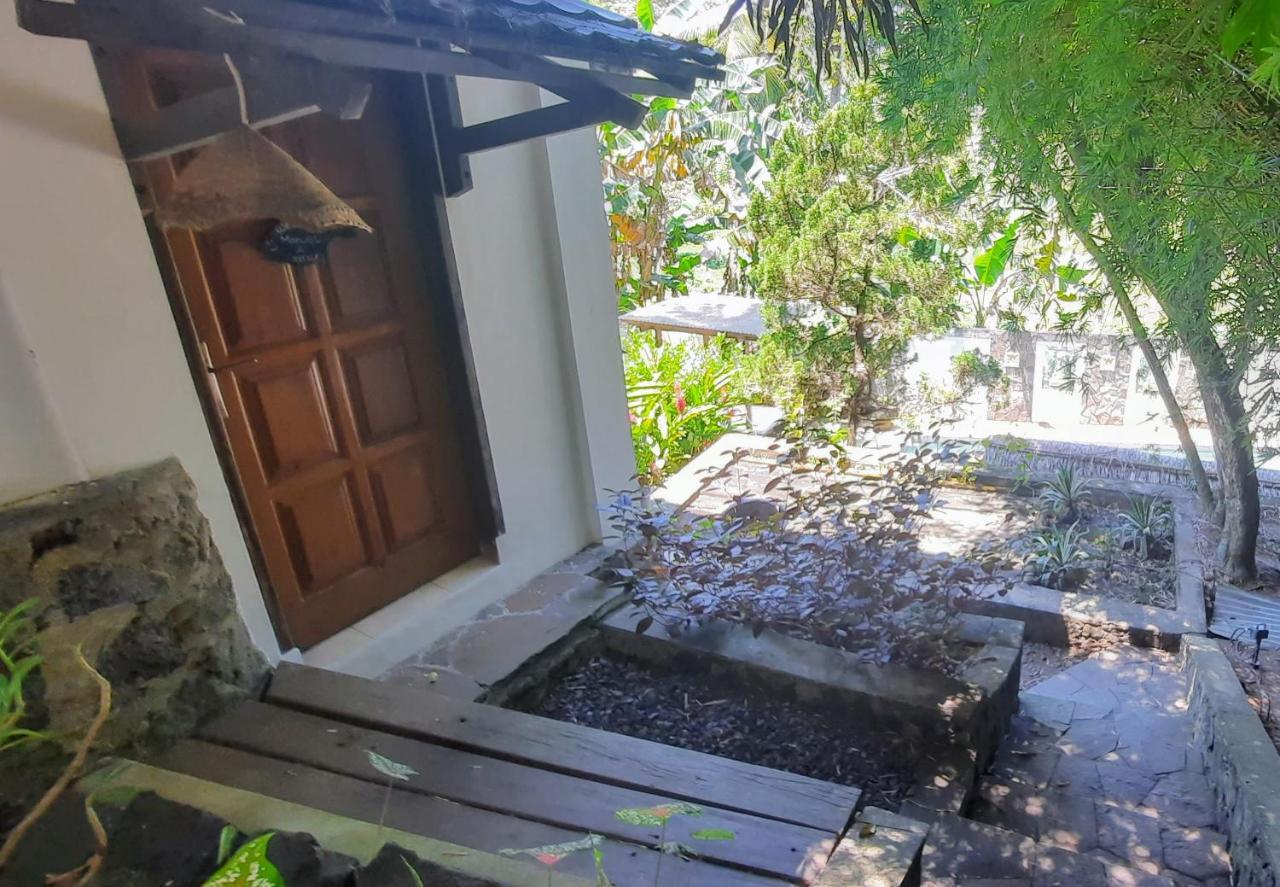 四鱼酒店 美娜多 外观 照片